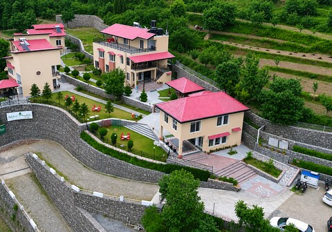 Mist N Meadows Resort