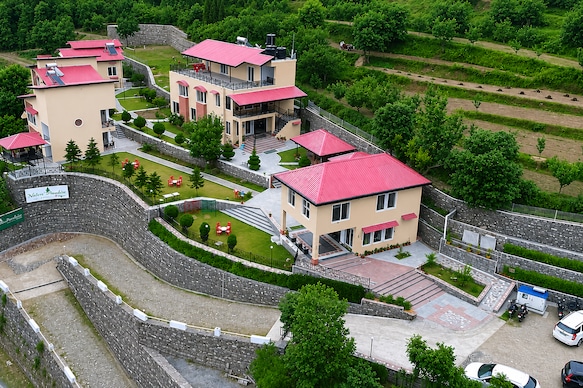 Mist N Meadows Resort