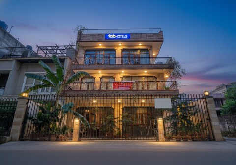 FabHotel Goodwill Homes