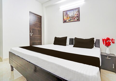 Hotel O Rooftop Castle