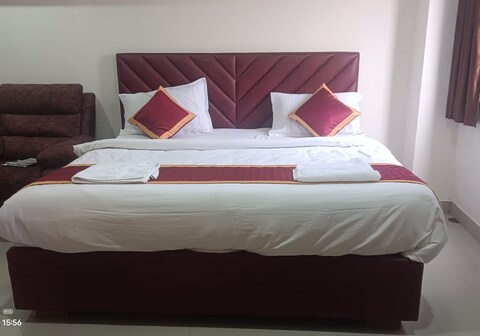 HOTEL SAVITHA'S INN