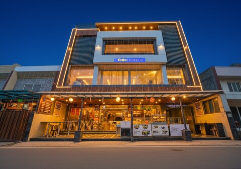 FabHotel Shri Shreeyam Stay