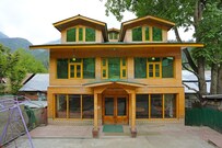 OYO 9083 Hotel New Tourist Palace, Pahalgam OYO 9083 Hotel New Tourist Palace, Pahalgam