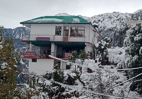 Amazing View Homestay near Gallu Devi Temple, Mcleodganj