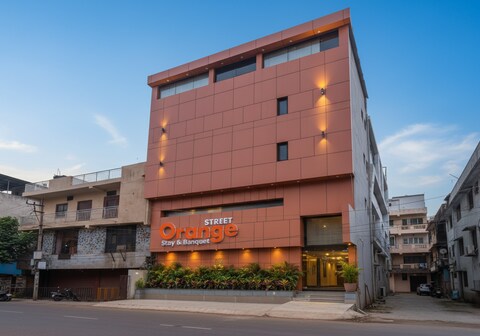 FabHotel Prime Oasis Orange