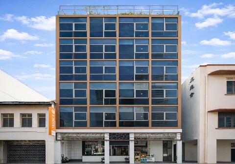 A Hotel Dickson