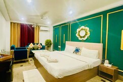 Instay One Room Apt with Home Theatre, Gurgaon Instay One Room Apt with Home Theatre, Gurgaon