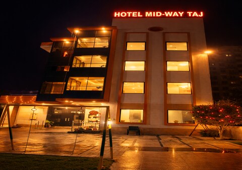 Hotel Midway Taj