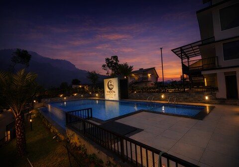 Ymoon Resorts