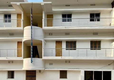 Puja Guest House By WB Inn