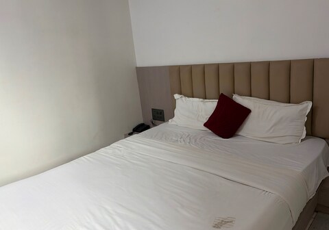 Hotel O Secure 247 Inn