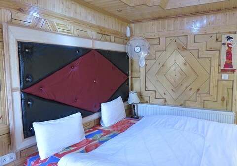 Hotel Nezer Holiday Inn