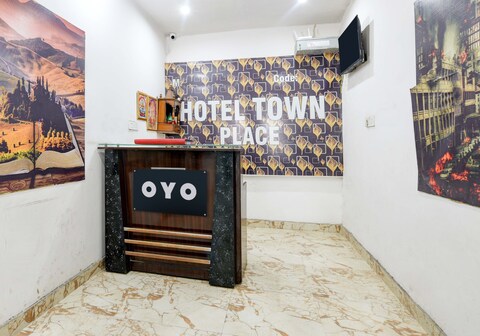 Hotel O 82342 Town Palace