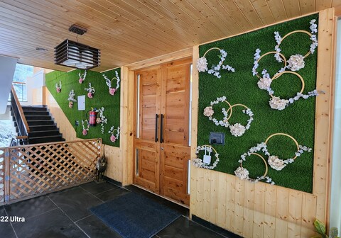 La Cedar Villa by Staycation