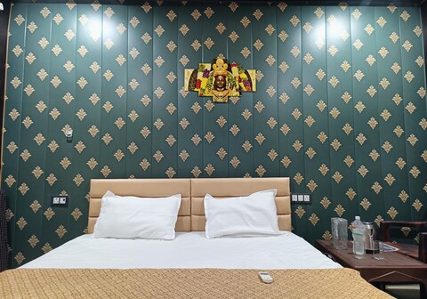 Ayodha Palace | Stay and Restaurant