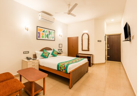 Treebo Golden Paradise