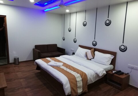 Hotel The Grand Krishna