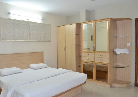 The Red Lotus Suites