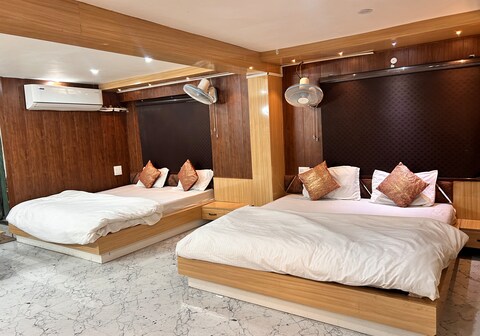 Maheshwari Comforts/ Ram Mandir Gate 80 Meter