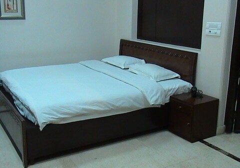THE BANARAS INN