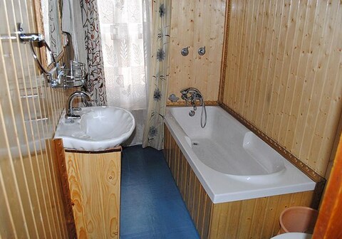 Taj Mahal Houseboats