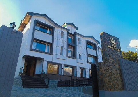 The Royal Luxe