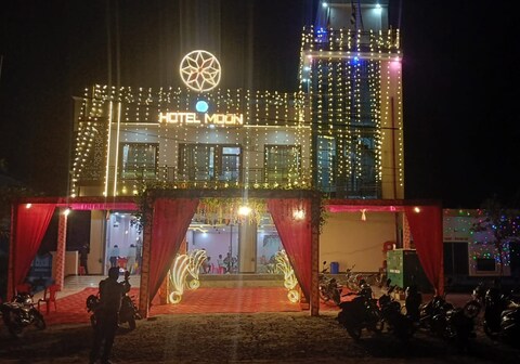 HOTEL MOON