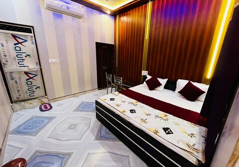 Prabhuraj inn Guest house/ Walking distance to ram mandir