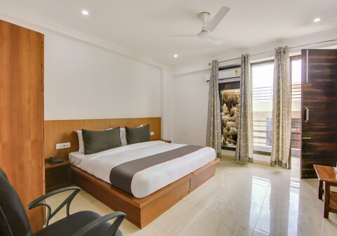 Collection O Near Appu Ghar