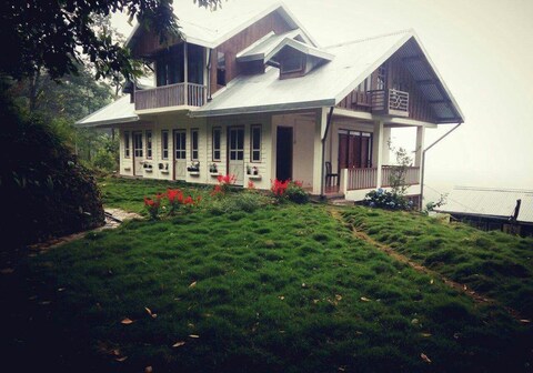 Green Lawn Cottage