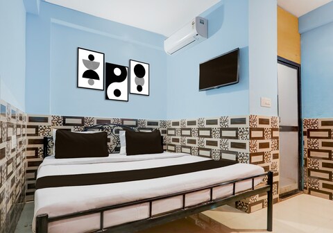 Hotel O DMR Lodge & Restaurant Bahadalpur Railway Station