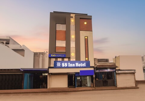 FabHotel SS Inn - Indore International Airport