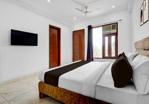 Hotel O J N Residency