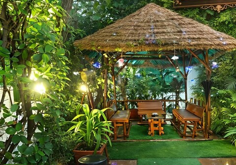 Hotel Radhesh Haveli - Near Vaishno Mata Mandir Vrindavan