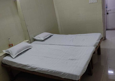 Hotel O Swaraj Guest House