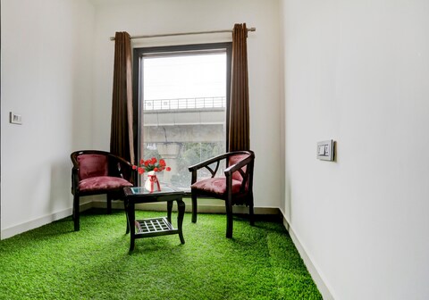 Townhouse West Near Udyog Nagar Metro Station