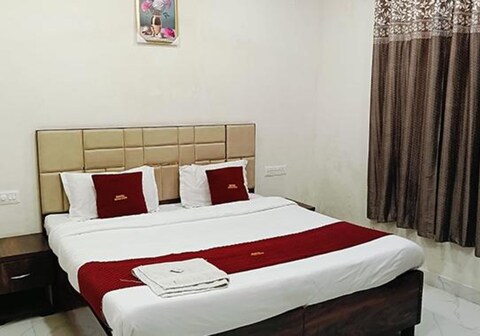 FabHotel The Elegant