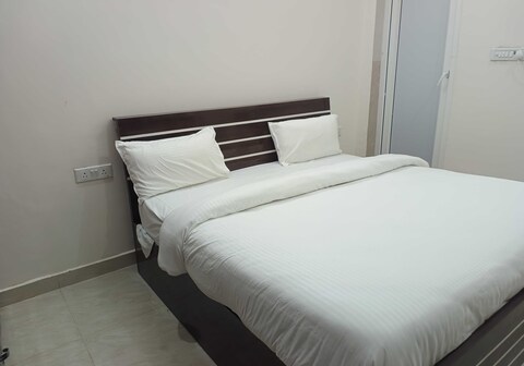 Hotel O Shubham Paradise