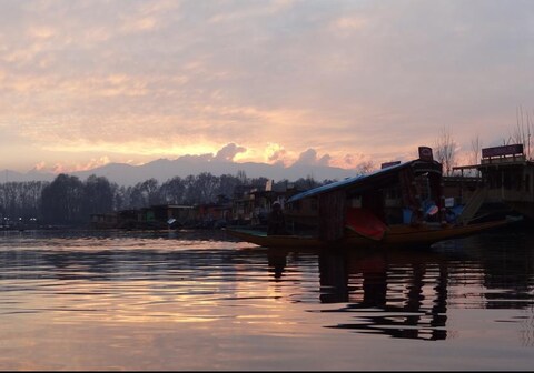 New perfume garden group of houseboats