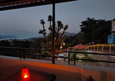 Yatri LakeView Villa Mulshi