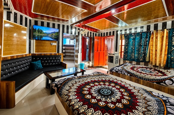 Jaan Hotel and Restaurant