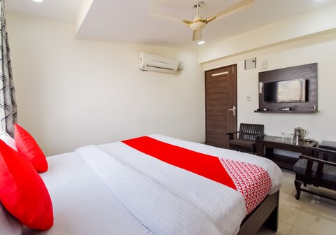 Hotel O Aana Residency