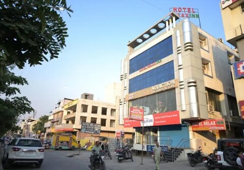 FabHotel Relax Inn