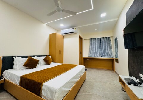 Hotel Shree Krishnam