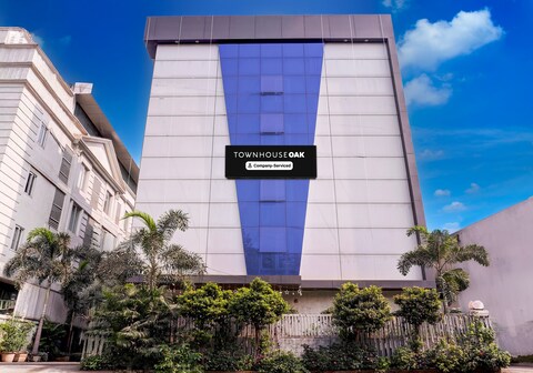 Super Townhouse OAK Kopar Khairane Navi Mumbai Formerly IVY Hotel