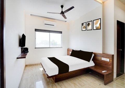 Hotel O by OYO MIDAS Regency