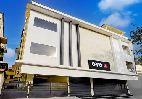 Hotel O Eswar Residency Avadi