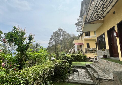 Hi Five Cottages | Rooms & Restaurant