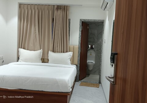 Hotel Mangalam Regency