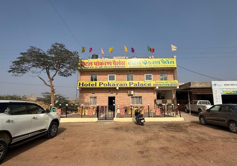 Hotel Pokaran Palace Restaurant